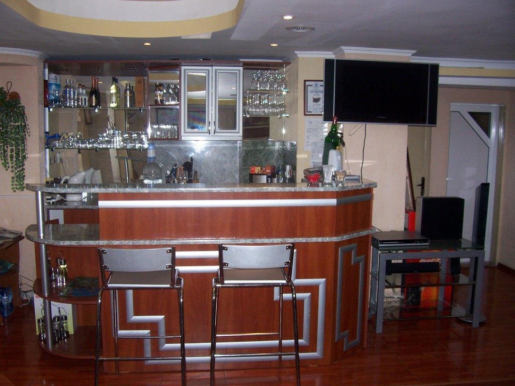 Fenerite Family Hotel Targovishte  Ngoại thất bức ảnh