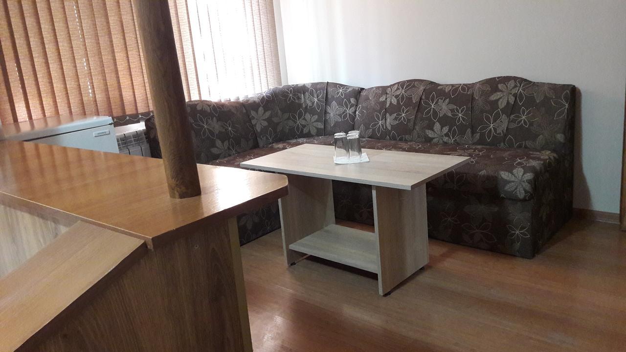 Fenerite Family Hotel Targovishte  Ngoại thất bức ảnh