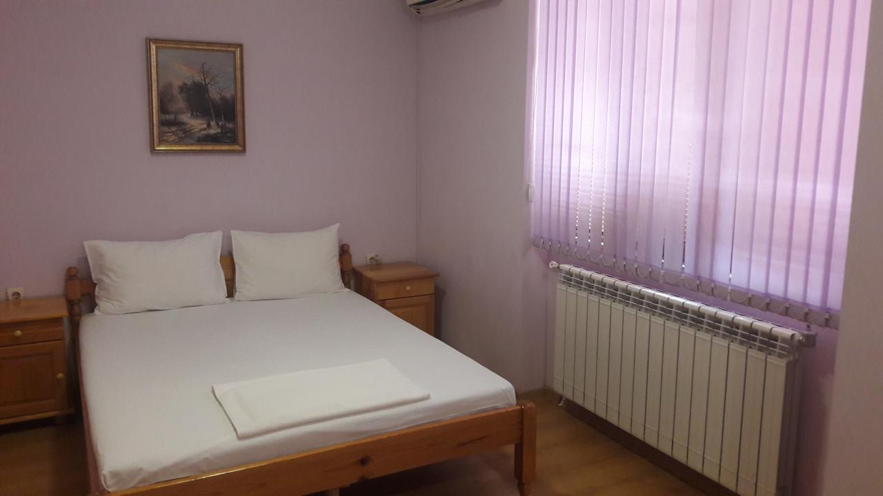 Fenerite Family Hotel Targovishte  Ngoại thất bức ảnh