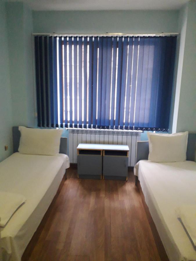 Fenerite Family Hotel Targovishte  Ngoại thất bức ảnh